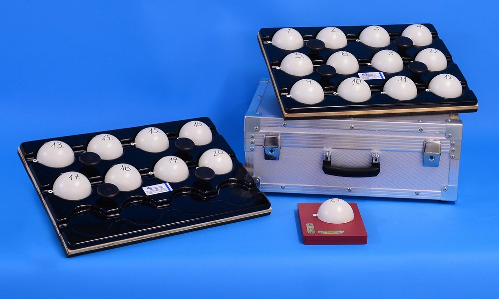 Imgi 15 27.000 Hemispheres 1000 600