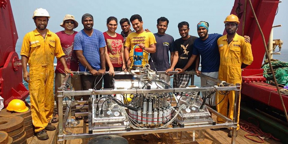 Imgi 16 Lander Nio Deployment With Seaguards Removed After Retreival F 1000 500 1