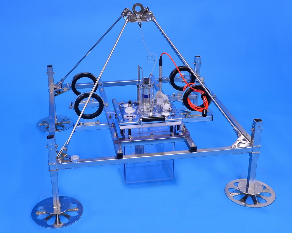 Small Lander with Incubator Chamber and Multi Water Sampler
