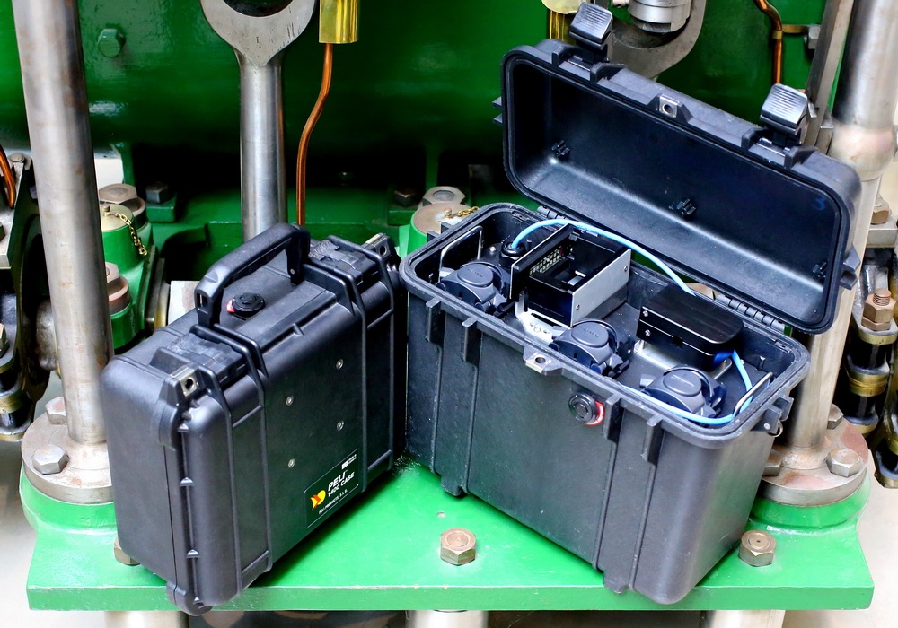 Imgi 22 Analyzer With Computer A 1000 700 F 1